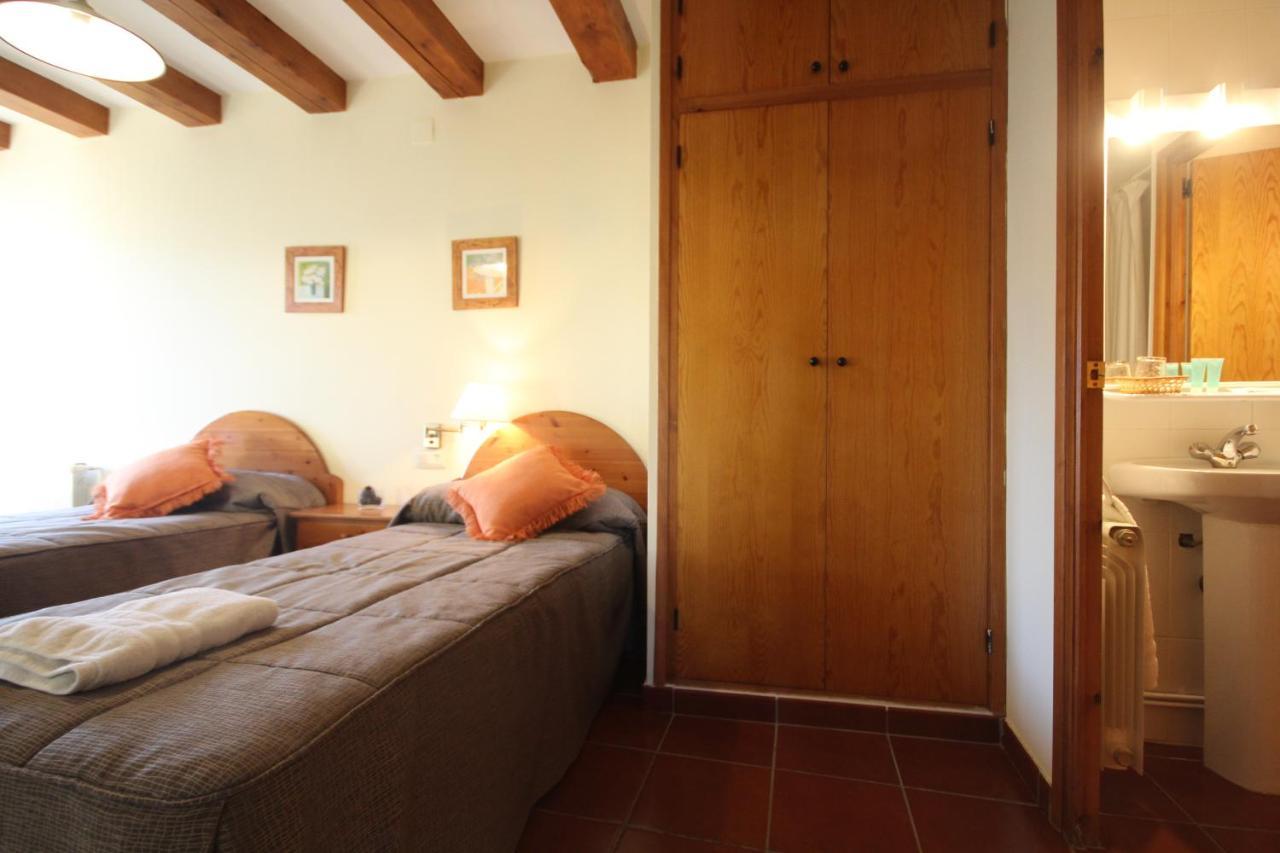 Hostal Centre Del Montsec Llimiana エクステリア 写真