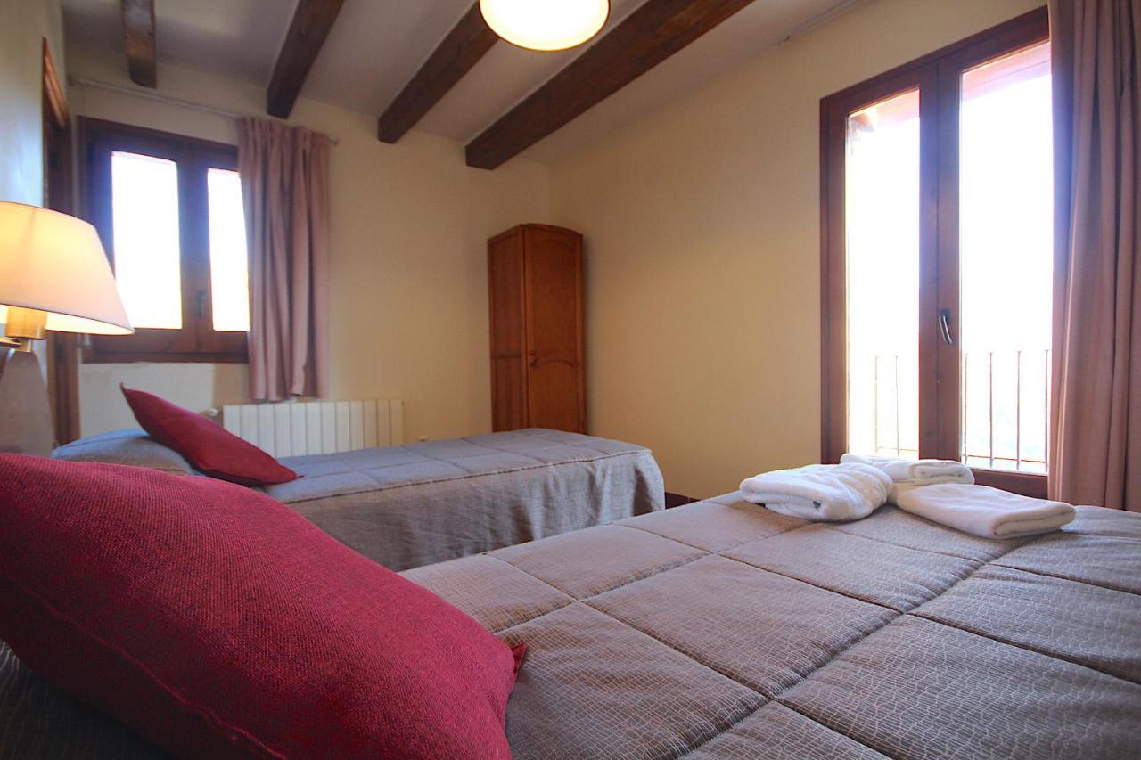 Hostal Centre Del Montsec Llimiana エクステリア 写真